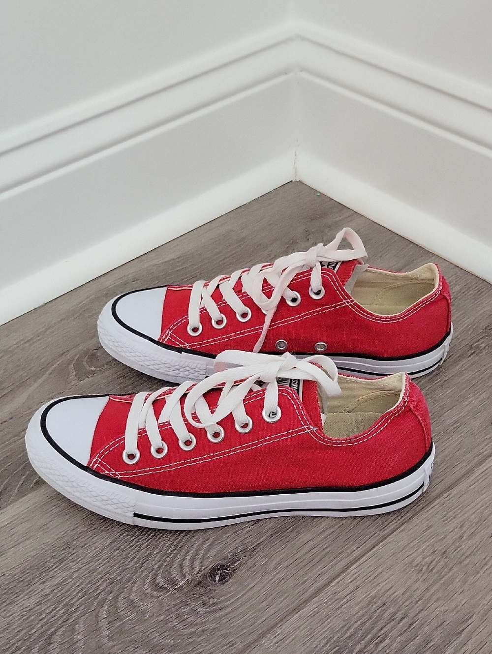 Converse All Star W9men's Size 7 Red Sneakers - Picture 5 of 7